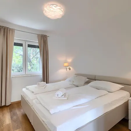 Exquisite Luxusvilla Mit Pool, Billard, Spielplatz Holiday home *