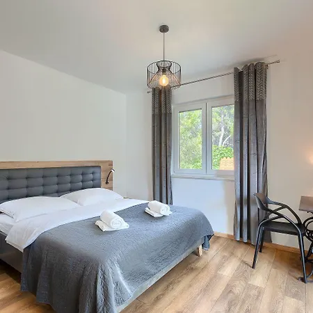 Exquisite Luxusvilla Mit Pool, Billard, Spielplatz Holiday home