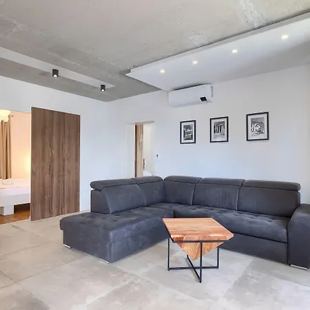 Holiday home Exquisite Luxusvilla Mit Pool, Billard, Spielplatz