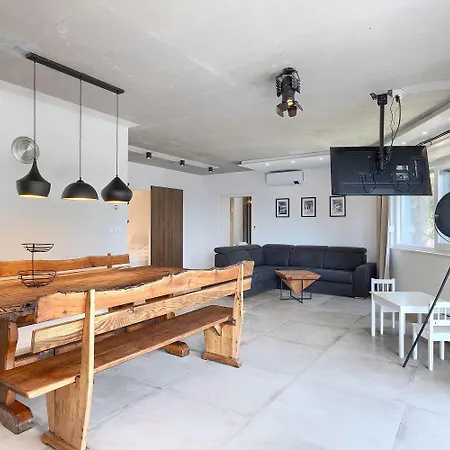 Exquisite Luxusvilla Mit Pool, Billard, Spielplatz *