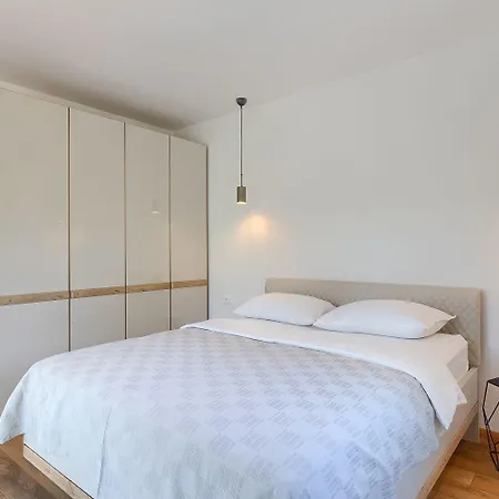 بيت للعطل Exquisite Luxusvilla Mit Pool, Billard, Spielplatz *