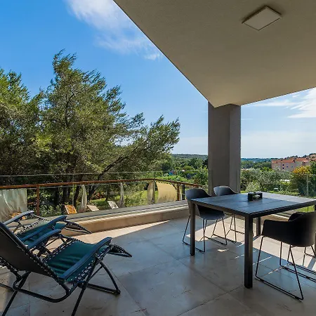 Exquisite Luxusvilla Mit Pool, Billard, Spielplatz *